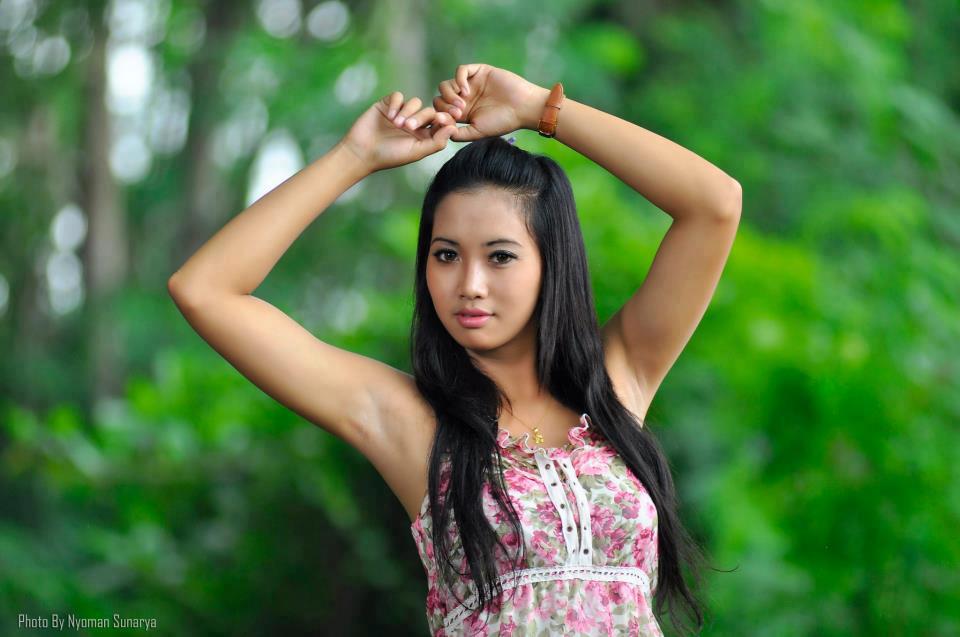 Artis Indonesia Pamer Ketiak Hot Mulus Sexy Bikin Merangsang Fotonya Kulit Mulus Wanita Muda